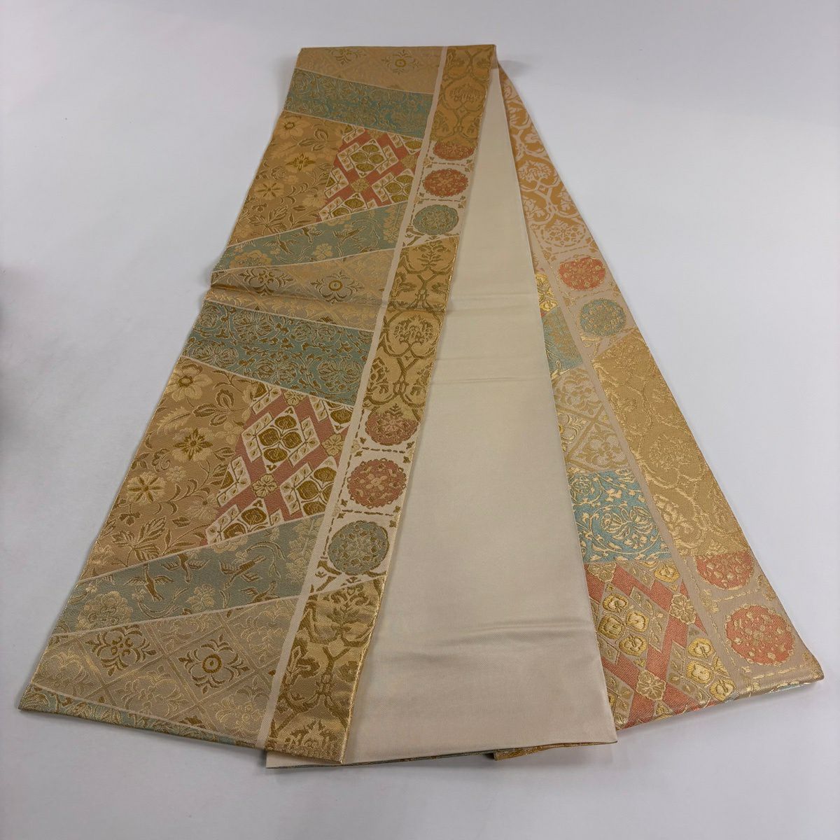 【美品】 袋帶 秀品級 花唐草紋 鳥 金糸 金金箔 米色 六通 純蠶絲