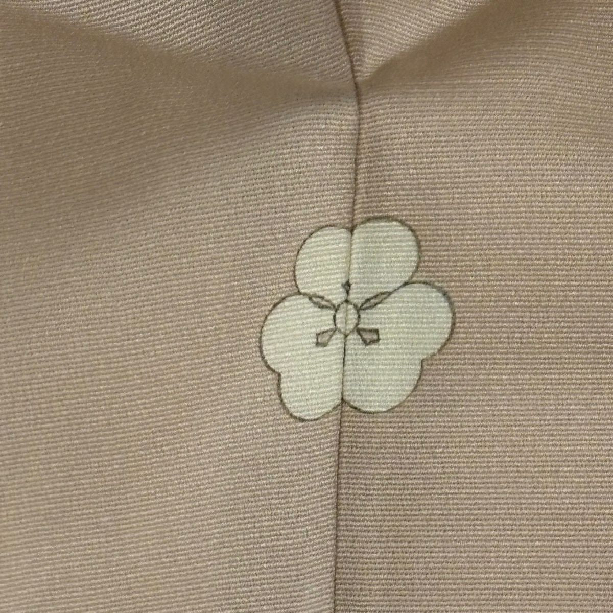 【美品】 留袖禮服禮服 身長165cm 袖長65.5cm M 雙層 草花紋紋 寶盡くし 金絲刺繡 淺粉色 純蠶絲 秀品級 三つ紋