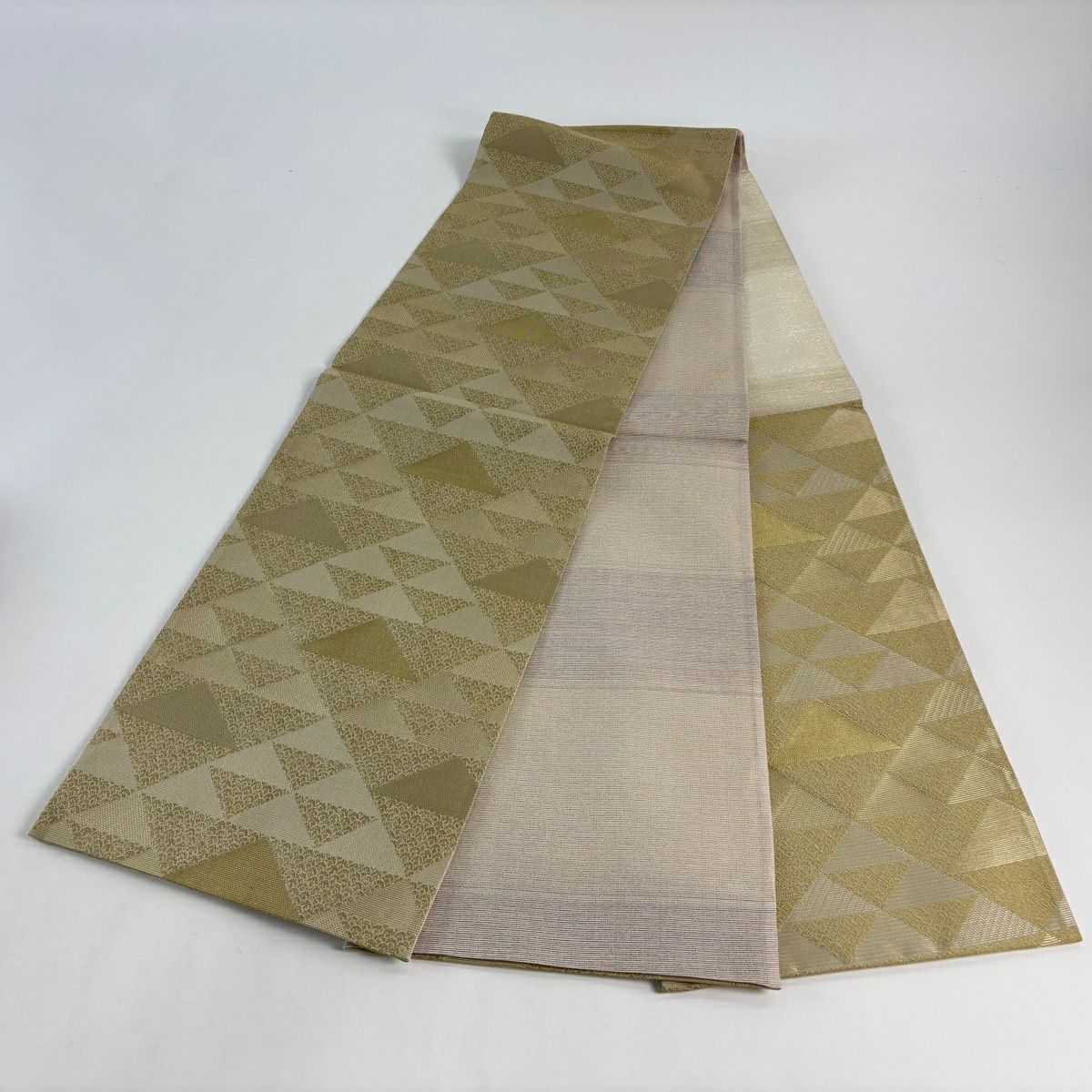 【美品】 袋帶 名品級 鱗 金銀絲 淡黃土色 六通 純蠶絲