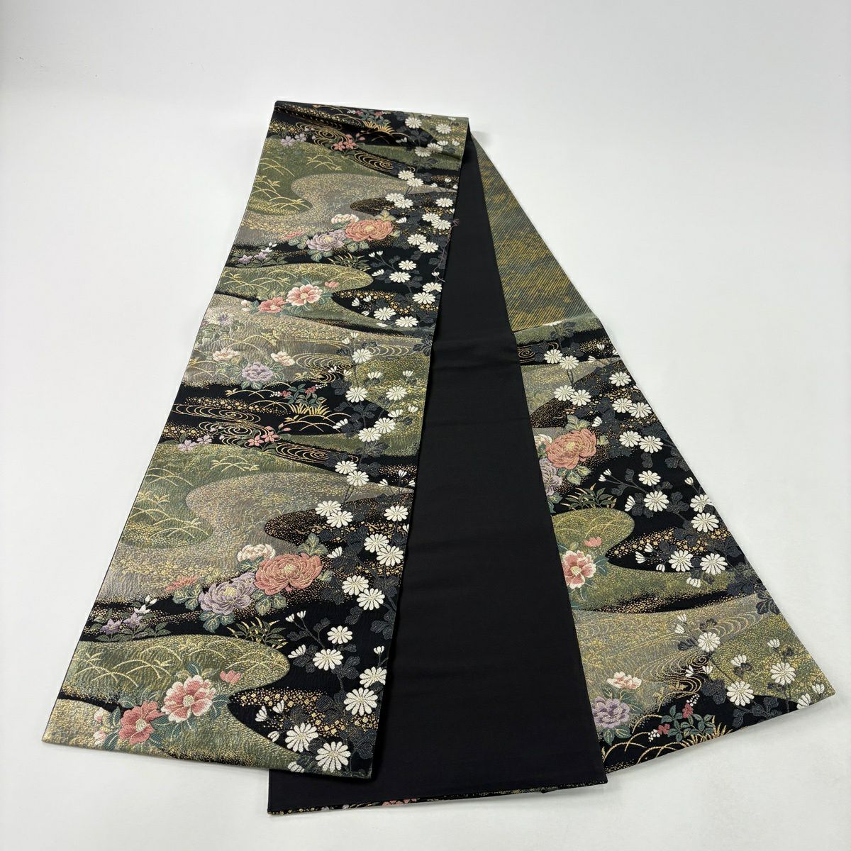 【美品】 袋帶 秀品級 菊花 椿 金金箔 黑 六通 純蠶絲