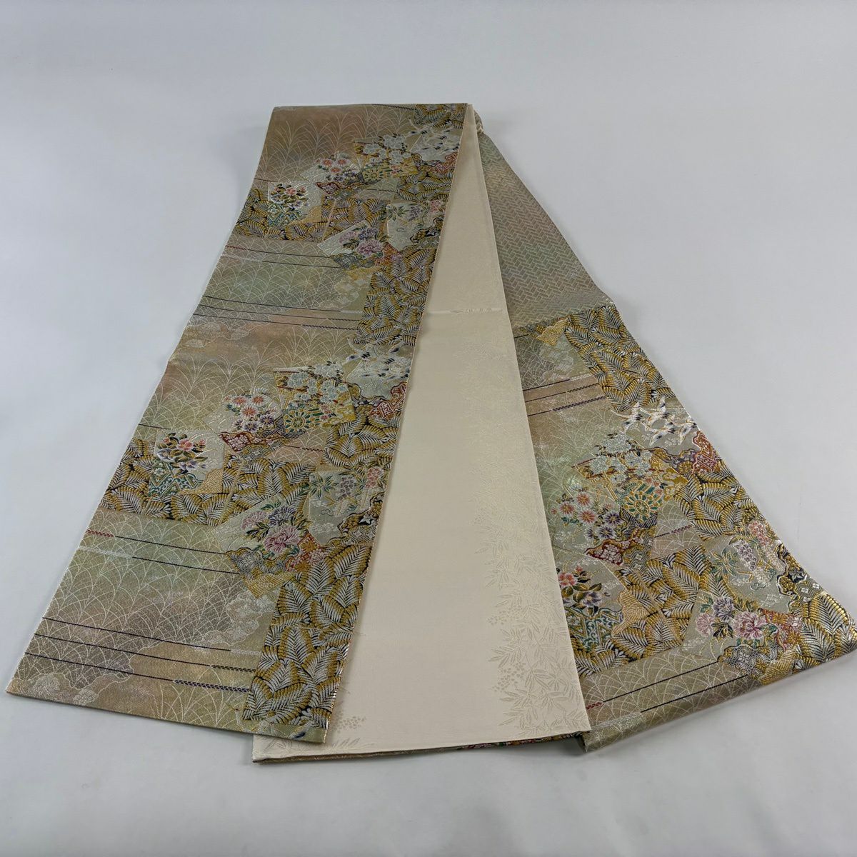 【美品】 袋帶 秀品級 色紙 草花紋 金銀彩 金金箔 米色 六通 純蠶絲