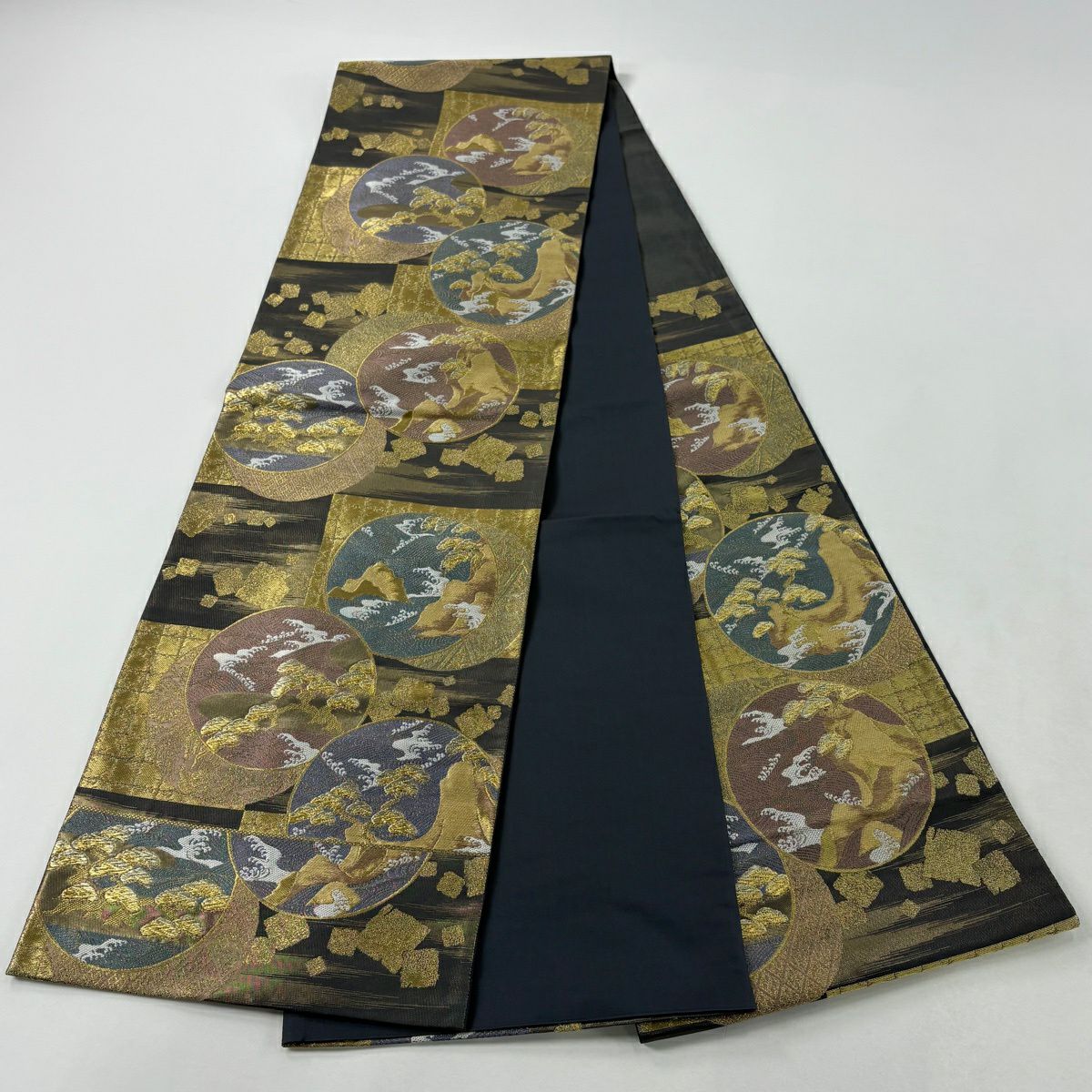 【美品】 袋帶 秀品級 波 笠松樹 金糸 金金箔 黑灰 六通 純蠶絲