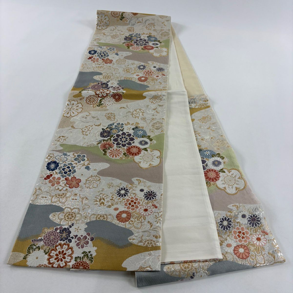 【美品】 袋帶 秀品級 草花紋紋 華紋 金金箔 金絲 灰白 六通 純蠶絲