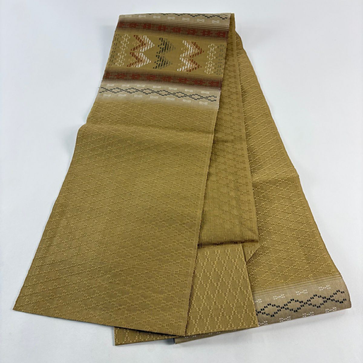 【美品】名古屋帶 逸品級 松樹葉仕立 八寸名古屋帶 橫段 幾何學圖案 淺黃土色 純蠶絲