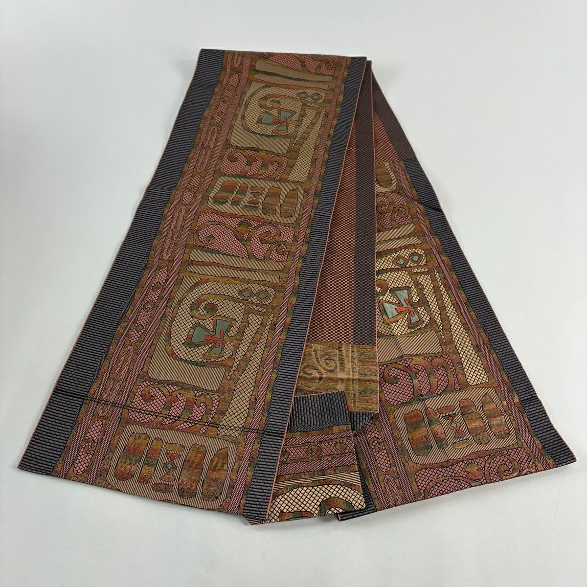 【美品】 名古屋帶 秀品級 八寸名古屋帶 松樹葉仕立 幾何學 金金箔 紅茶 純蠶絲
