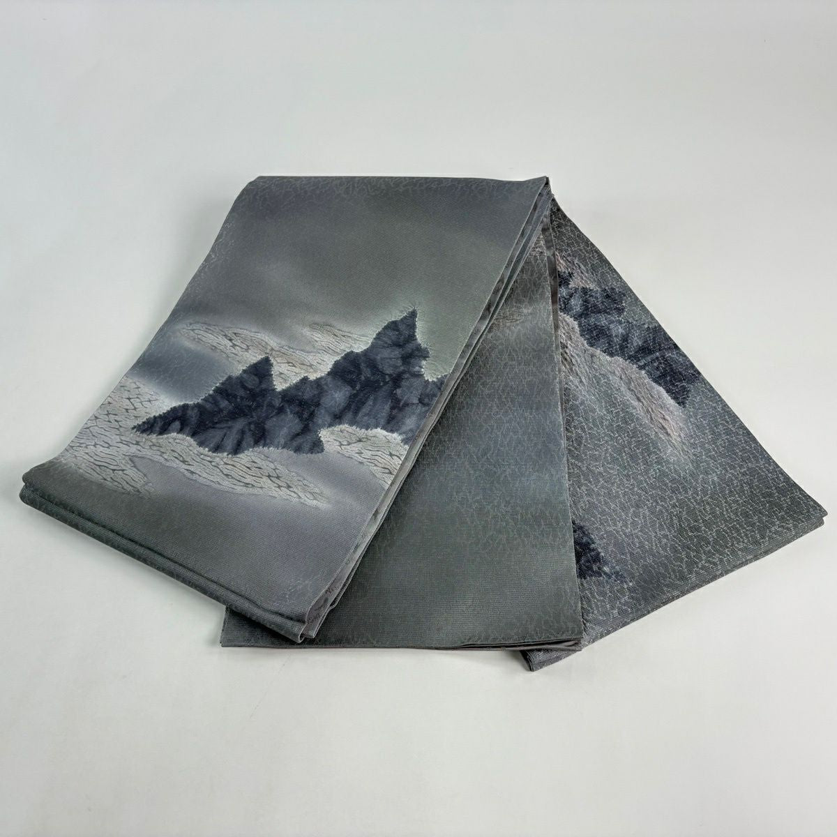【美品】 袋帶 名品級 岩波 銀通 絞染 灰 深藍柄 純蠶絲