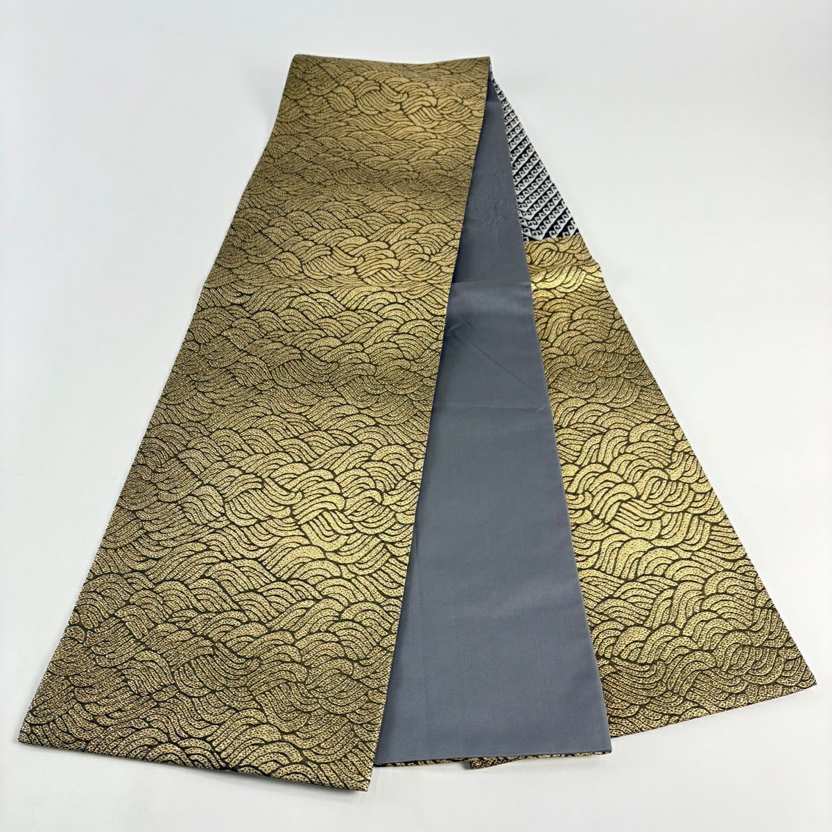 【美品】 袋帶 秀品級 波 幾何學 金金箔 金色 六通 純蠶絲