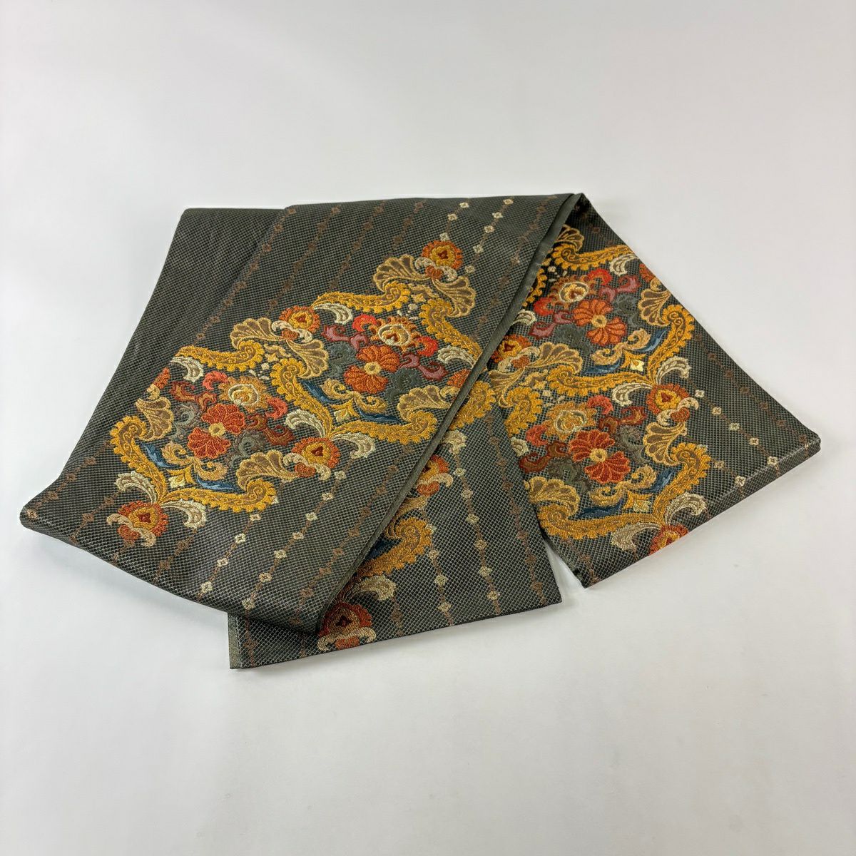 【美品】 袋帶 逸品級 紋屋井關 落款 草花紋 小花 御寮織 金金箔 茶綠 お太鼓柄 純蠶絲
