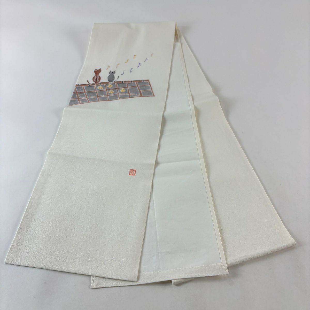 【美品】 開口名古屋帶 逸品級 附有落款 貓咪 音符 奶油色 純蠶絲
