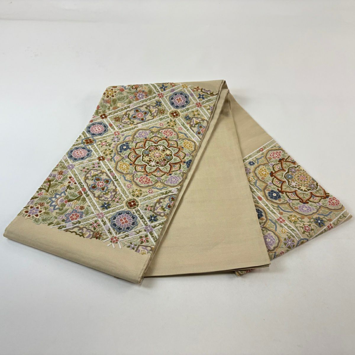 袋帶 逸品級 華紋 菱天井 相良刺繡 薄茶 純蠶絲