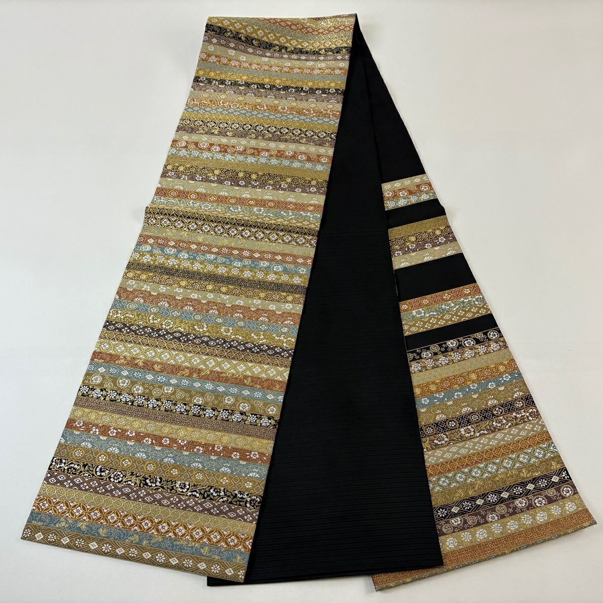 【美品】 袋帶 逸品級 河村織物 落款あり 栄昌綴 賀宴絢麗文 金絲 山吹茶 素材 正蠶絲