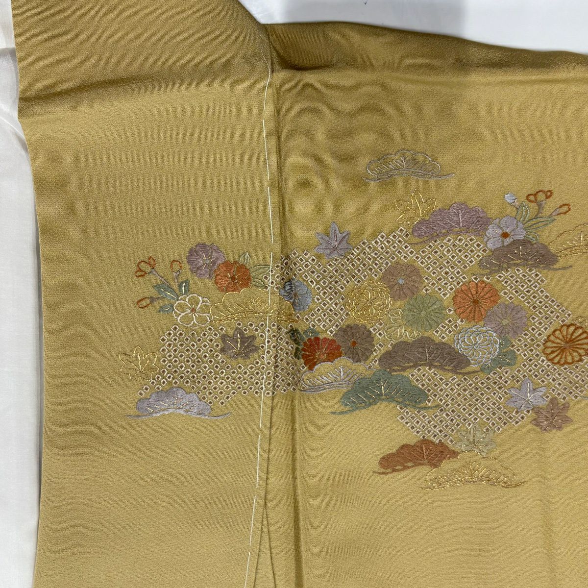 【美品】訪問服 身長157cm 袖長65cm M 雙層 誰袖 草花紋紋 金彩裝飾 刺繡 淡黃土色 純蠶絲 名品級