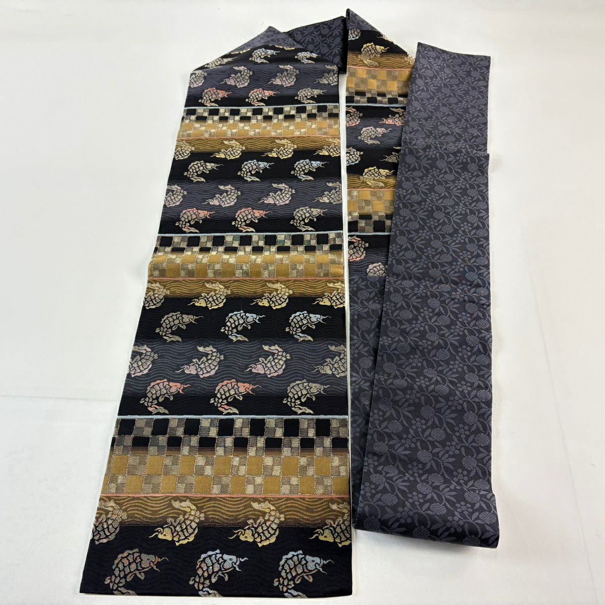 【美品】名古屋帶 秀品級 荒磯 市松樹 金銀絲 黑 純蠶絲