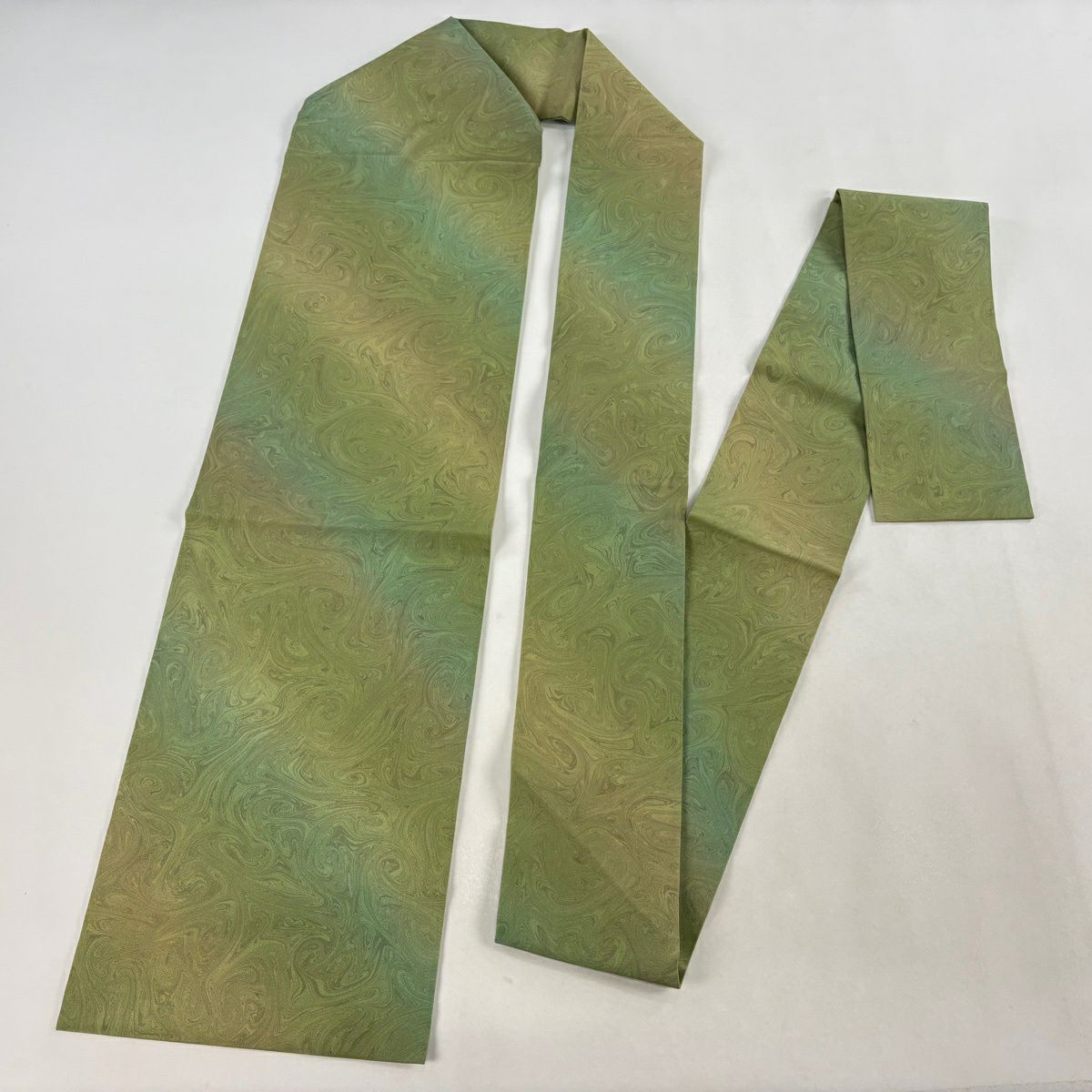 【美品】名古屋帶 名品級 墨流し 漸層圖案 艾草色 純蠶絲