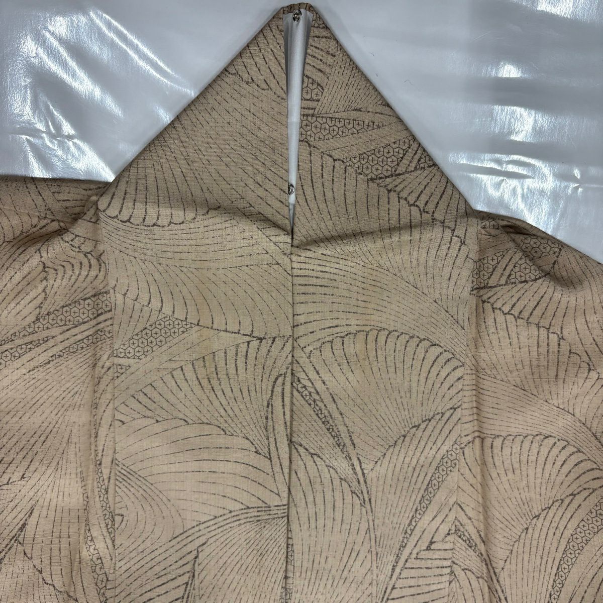 【美品】 小紋 身長177.5cm 袖長67cm M 雙層 紬織織 幾何學 龜甲絣 薄茶 純蠶絲 秀品級