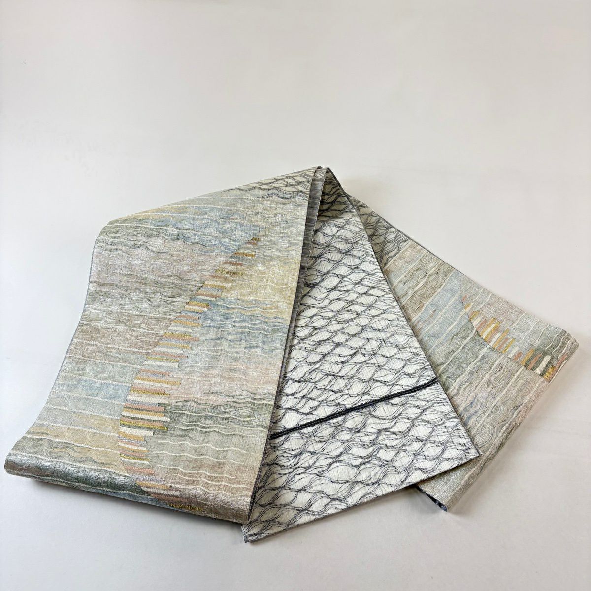 【美品】袋帶 秀品級 夏帶 縞 よろけ縞 金銀糸 灰綠 お太鼓柄 純蠶絲