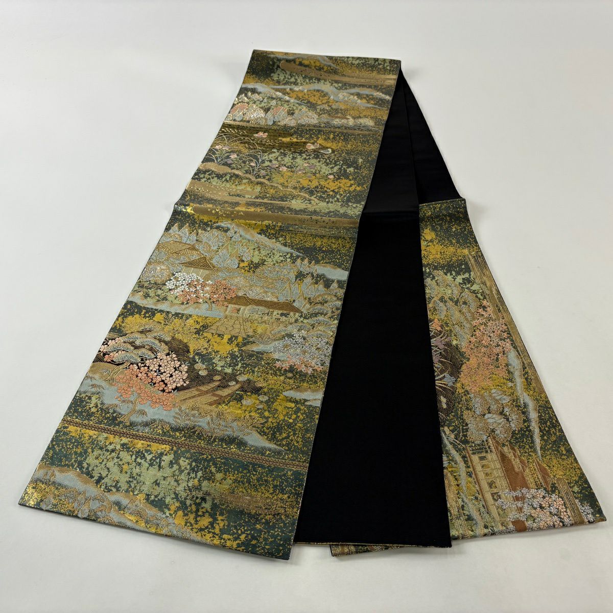 【美品】 袋帶 秀品級 服部織物 落款あり 京名所之圖 建物 金銀彩 刺繡 綠 お太鼓柄 純蠶絲