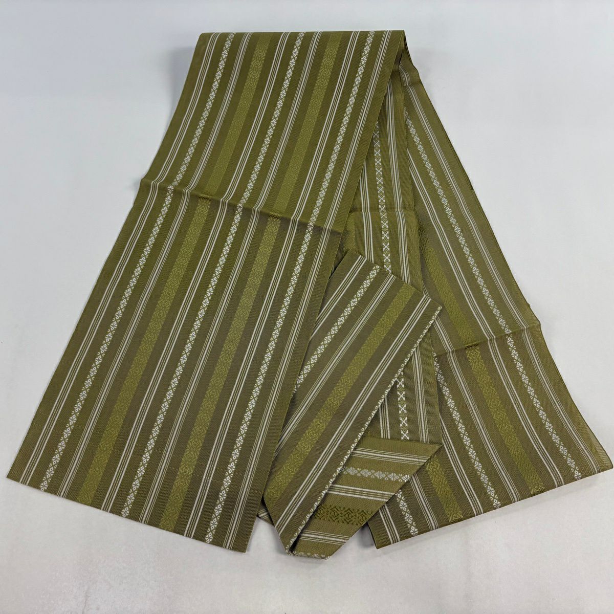 【美品】名古屋帶 名品級 夏帶 松樹葉仕立 八寸名古屋帶 献上圖案 茶綠 純蠶絲