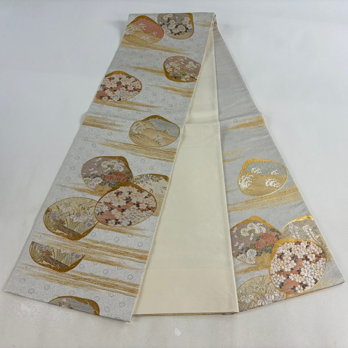 【美品】 袋帶 名品級 貝合草花紋 金銀彩 金金箔 灰色 大鼓圖案 純蠶絲