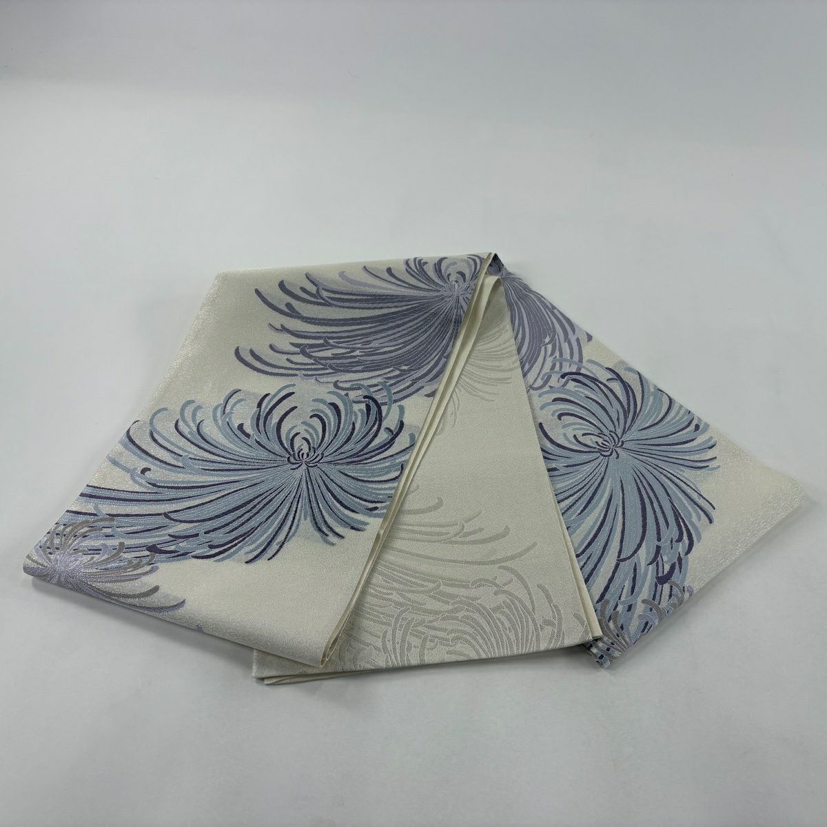 【美品】 袋帶 名品級 亂菊花 青海波 銀線 灰白 お太鼓圖案 純蠶絲