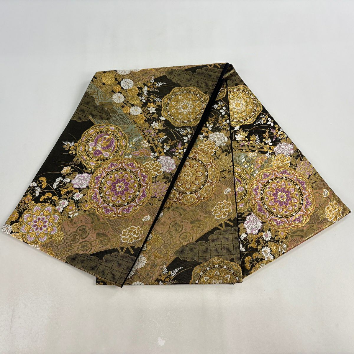 【美品】 袋帶 逸品級 じゅらく 落款あり じゅらく帝王紫 鏡裏文 秋草文 金糸 金金箔 黑 お太鼓柄 純蠶絲