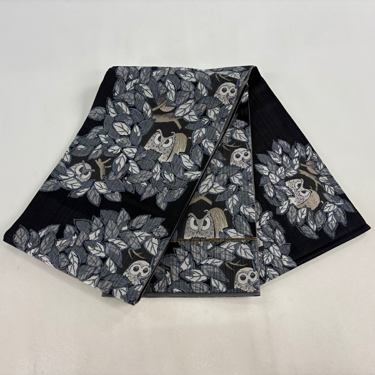 【美品】 袋帶 逸品級 貓頭鷹 枝葉 金金箔 墨 黑色 お太鼓柄 純蠶絲