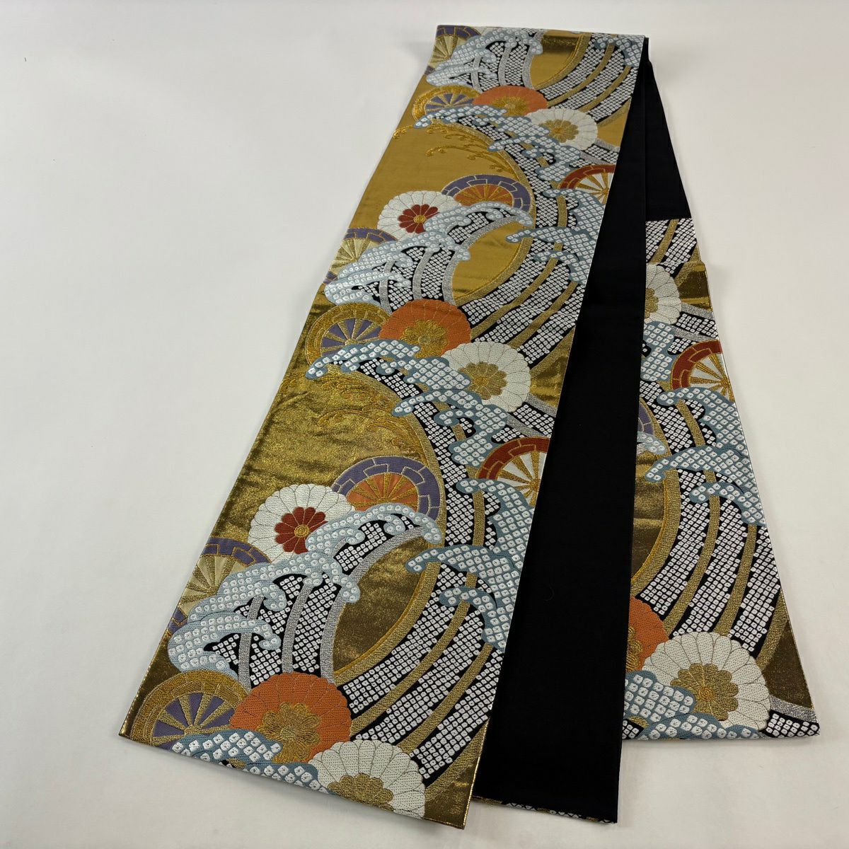 【美品】 袋帶 秀品級 菊花 波頭 唐織 金金箔 黑 六通 純蠶絲