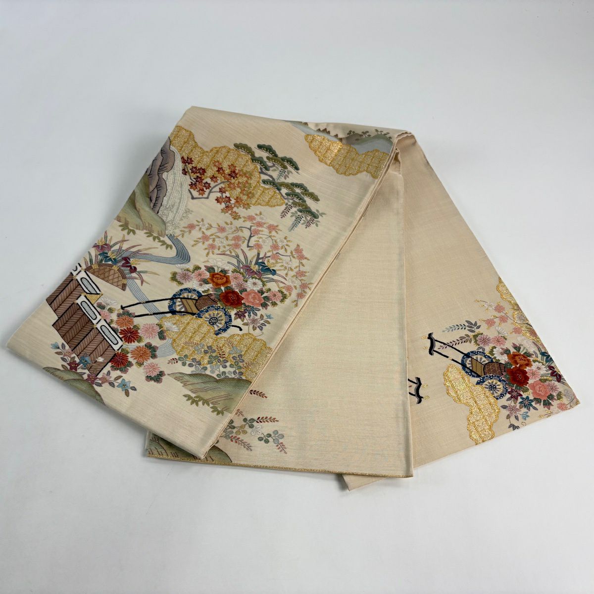 【美品】 袋帶 名品級 花車 滝 金銀彩 米色 お太鼓圖案 純蠶絲