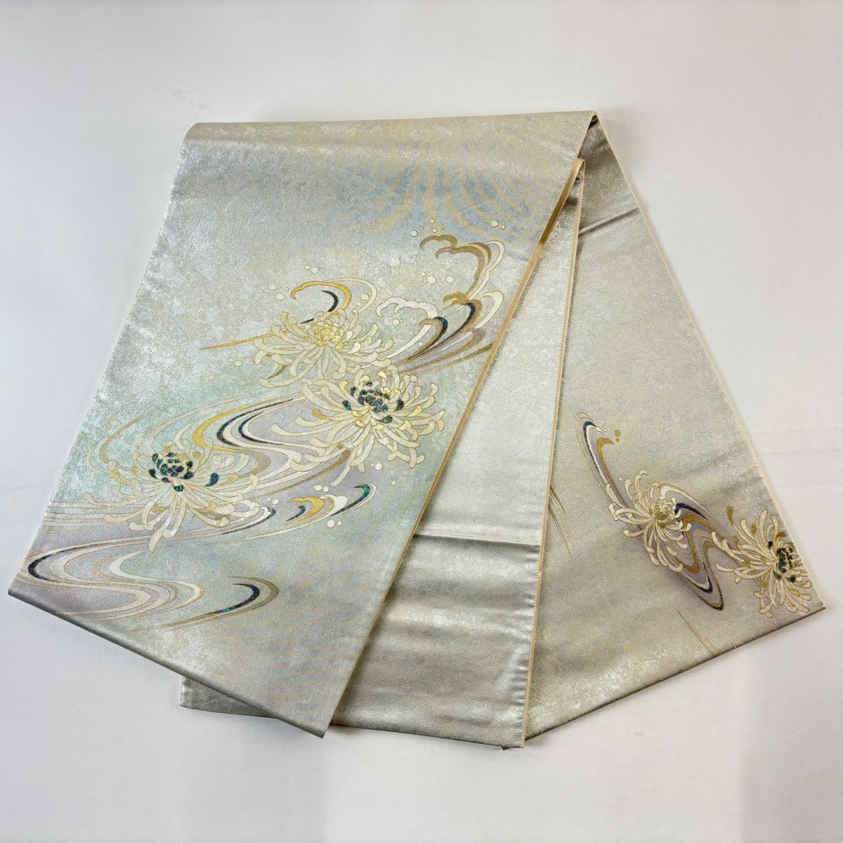 【美品】 袋帶 名品級 大和 菊花 流水 螺鈿金金箔 灰白 大鼓圖案 純蠶絲