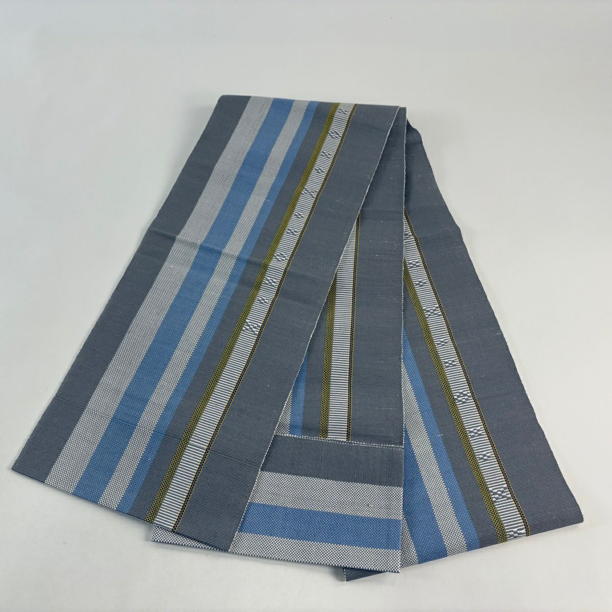 【美品】 名古屋帶 名品級 八寸名古屋帶 松樹葉仕立 雜紋 幾何圖案 灰色 純蠶絲