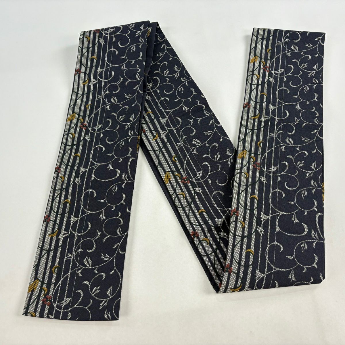 【美品】半幅帶 優品級 唐草紋 縞 墨 化纖