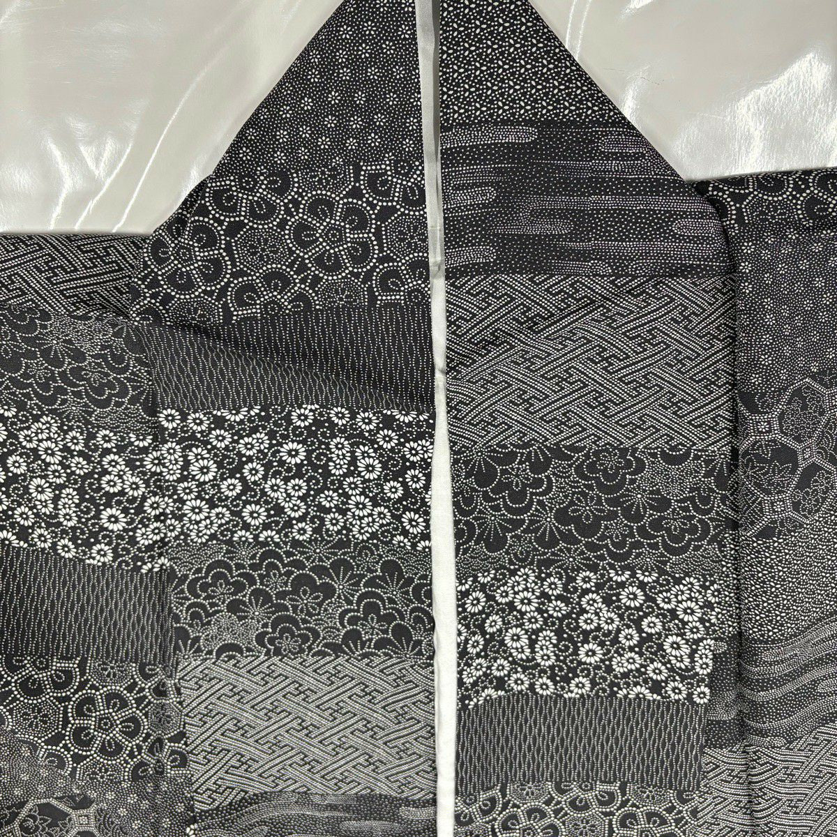【美品】 小紋 身長161cm 袖長67.5cm L 雙層 寄せ柄 花唐草紋 墨 深藍 純蠶絲 名品級