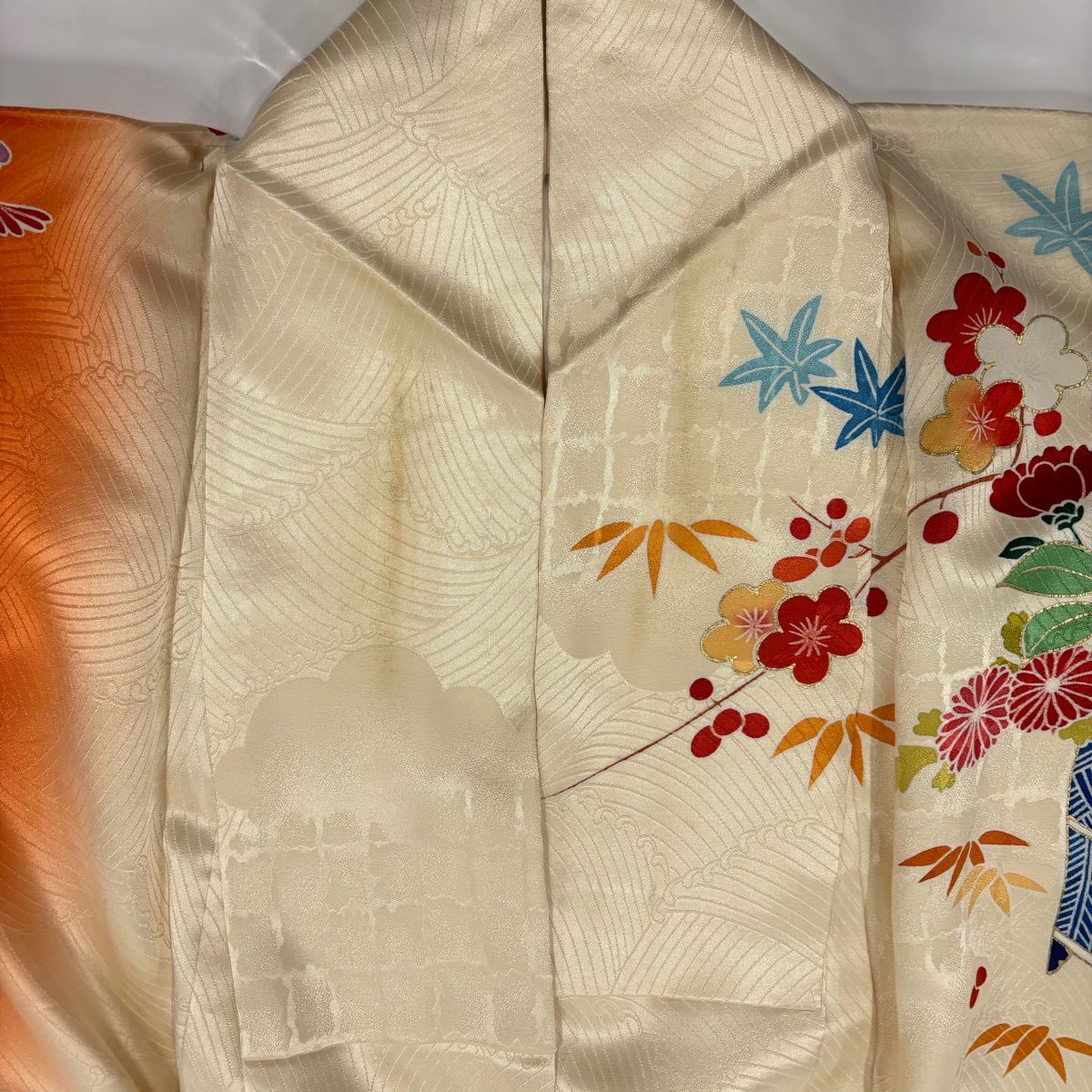 振袖禮服 身長160cm 袖長65cm M 雙層 松樹竹子梅花 菊花 金絲 刺繡 奶油色 純蠶絲 名品級