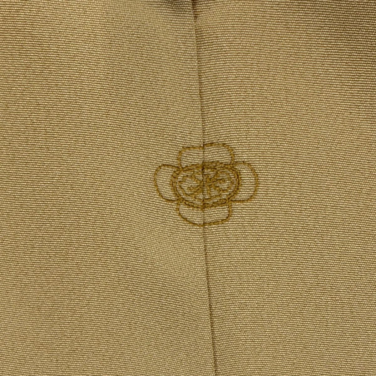【美品】 付下 身長164.5cm 袖長64.5cm M 雙層 幾何圖案 金絲 刺繡 淺黃土色 純蠶絲 優品級 一個紋