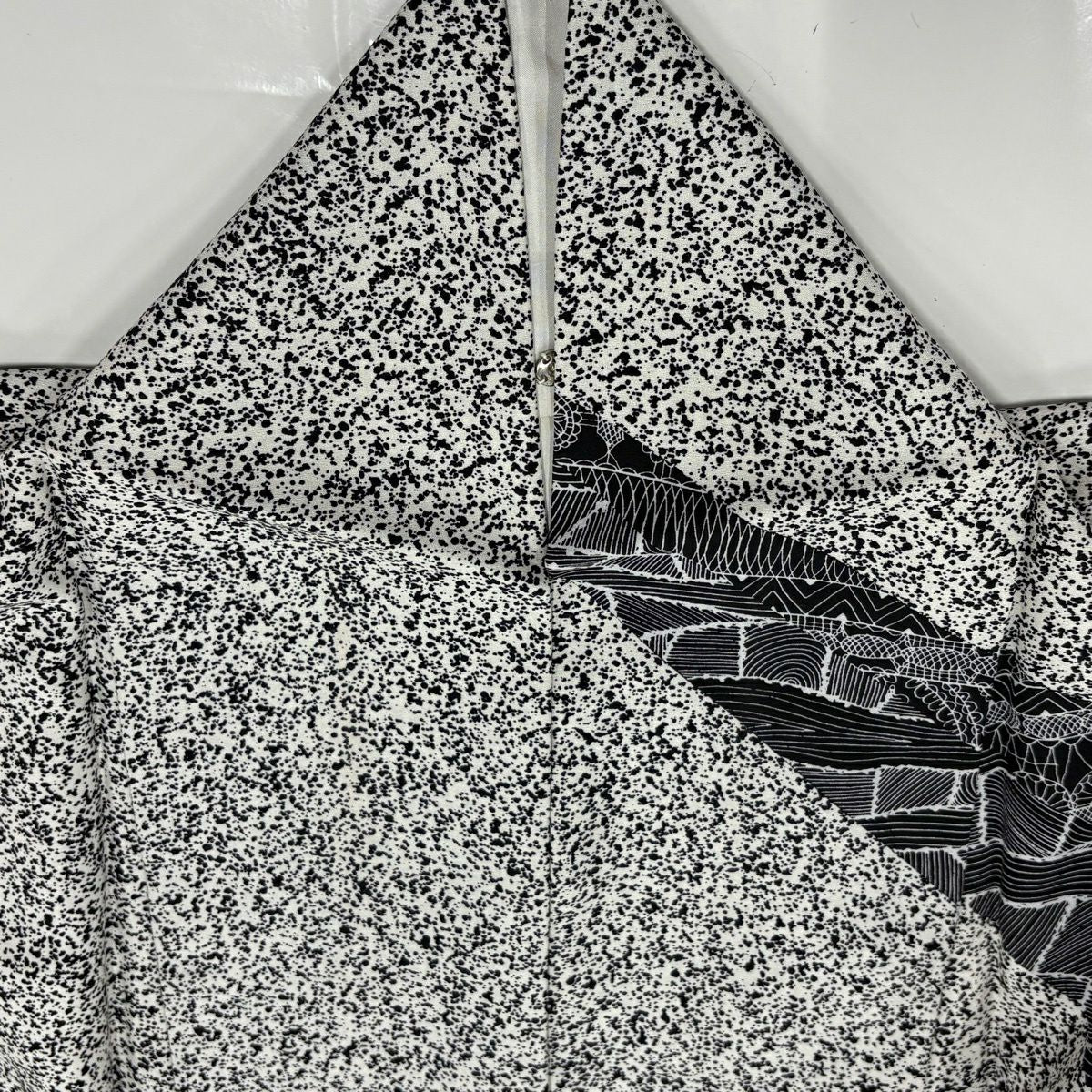 【美品】訪問服 身長166cm 袖長66.5cm M 雙層 落款あり 華紋 幾何學圖案 黑灰 純蠶絲 名品級
