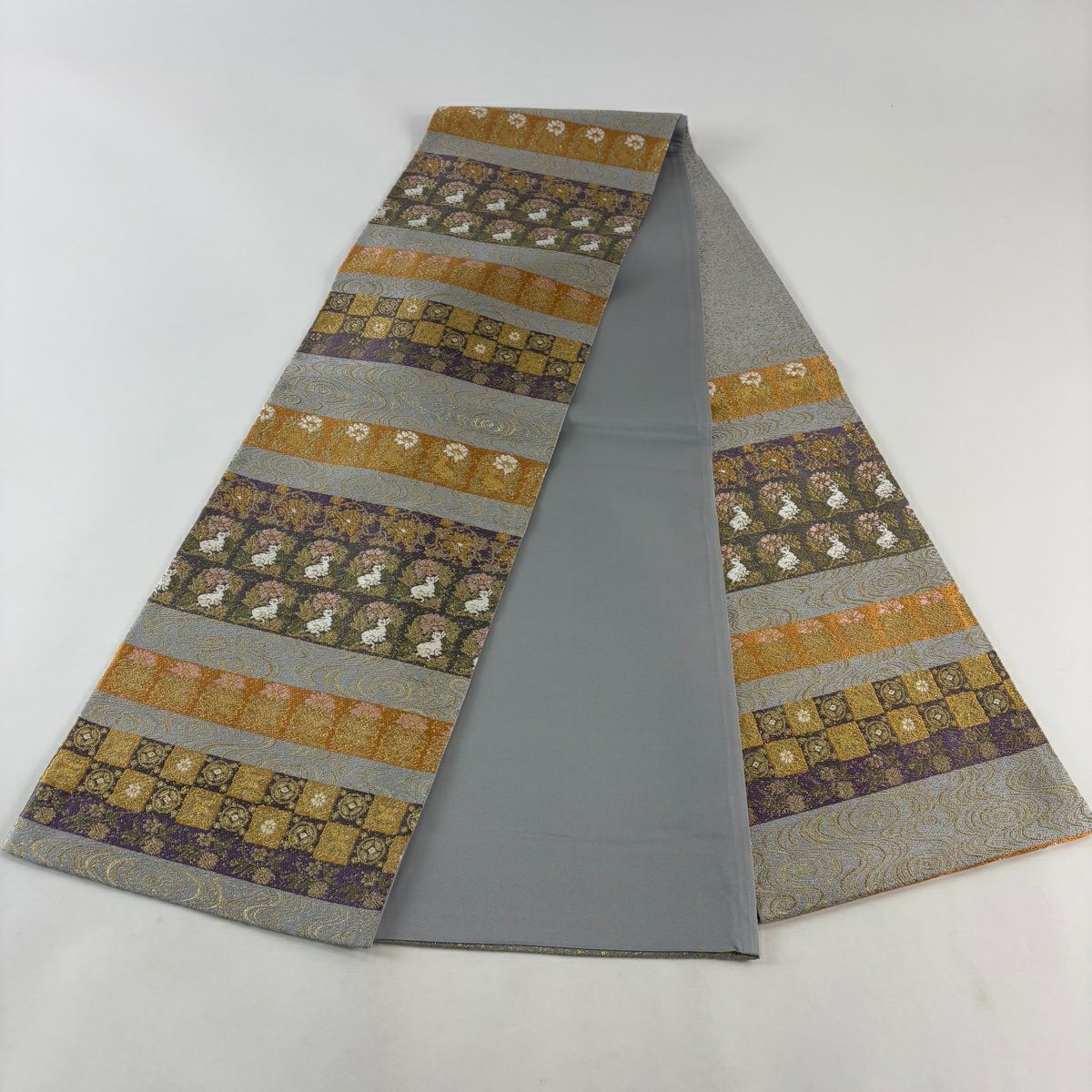 【美品】 袋帶 秀品級 花兔 草花紋 金絲 灰色 六通 純蠶絲