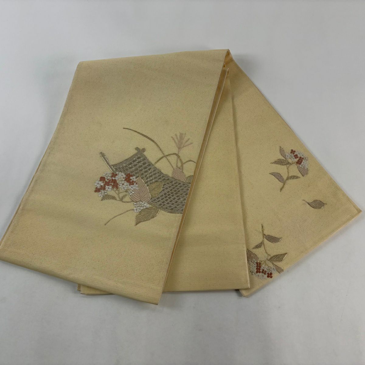 袋帶 秀品級 夏帶 絽 ざる 草花紋刺繡 金線 米色 お太鼓圖案 純蠶絲