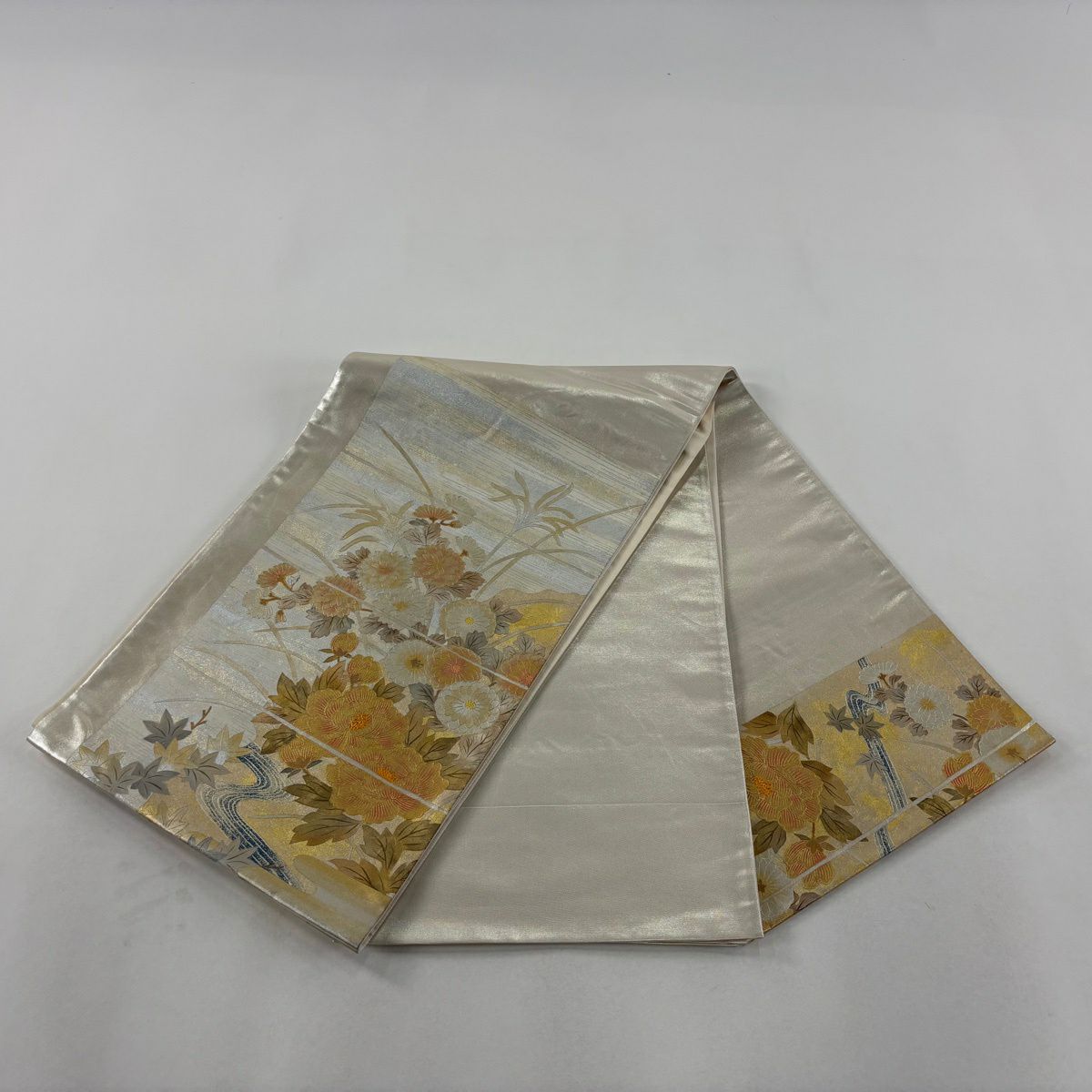 【美品】 袋帶 秀品級 菊花 牡丹 金銀彩 金色 大鼓圖案 純蠶絲