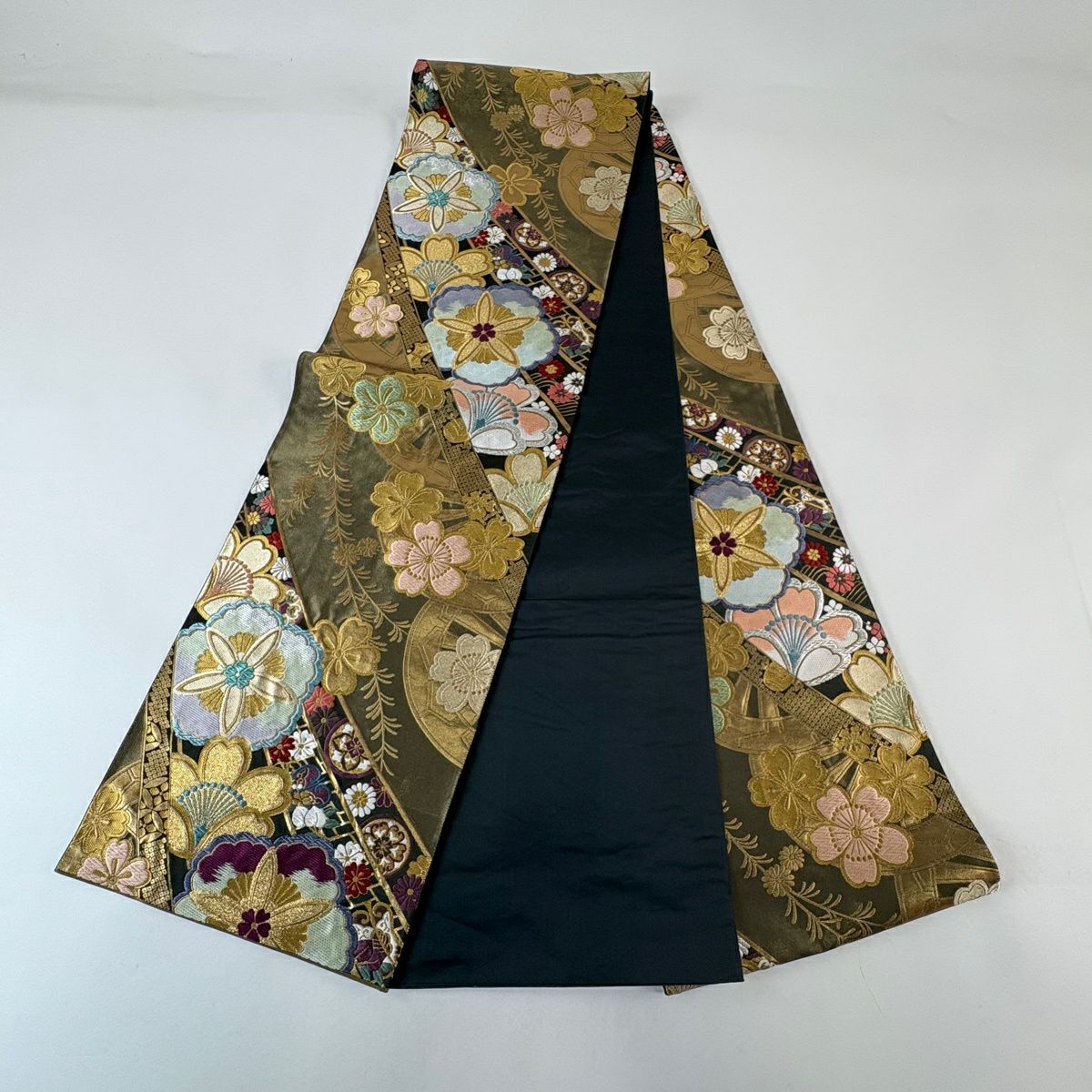 【美品】 袋帶 秀品級 花 寶盡くし 金銀絲 金金箔 金茶 全通 純蠶絲