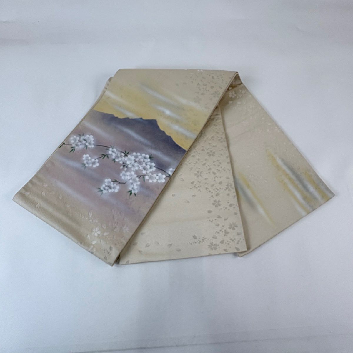 【美品】 袋帶 秀品級 樱花 山 銀線 漸層 米色 大鼓圖案 純蠶絲