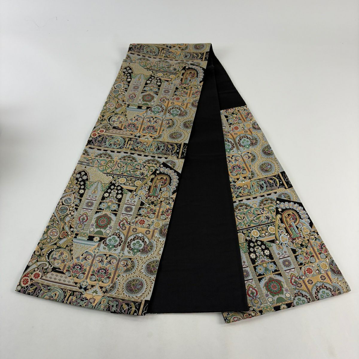 【美品】 袋帶 名品級 草花紋紋 柱 金絲 金金箔 黑 六通 純蠶絲