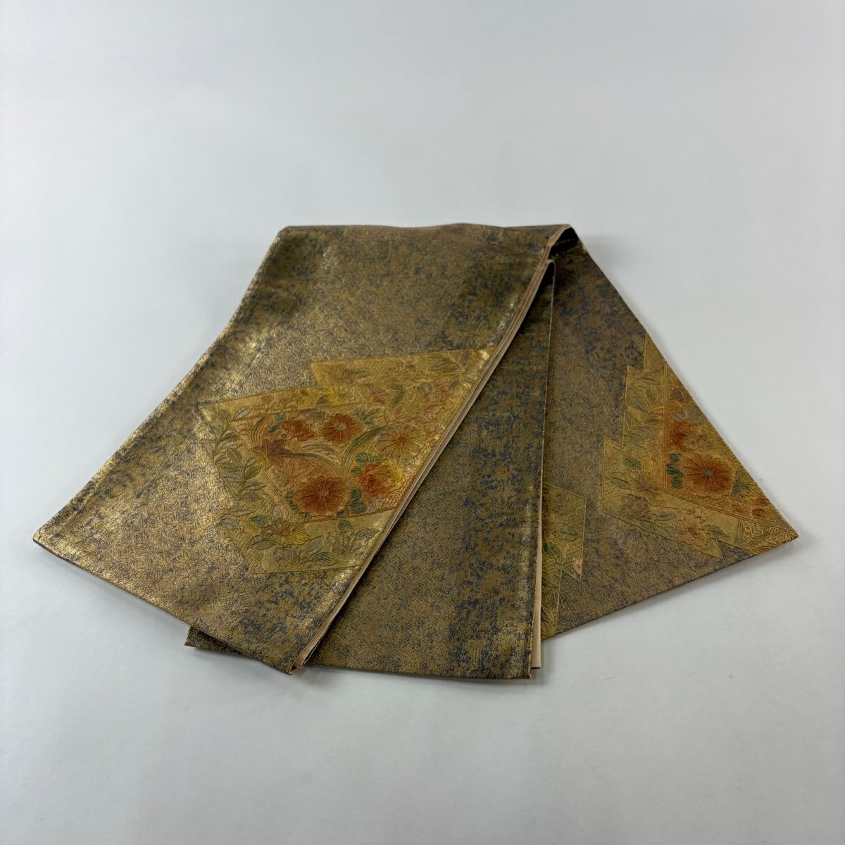 【美品】 袋帶 秀品級 草花紋紋 菊花花 刺繡 金銀彩 金色 大鼓圖案 純蠶絲