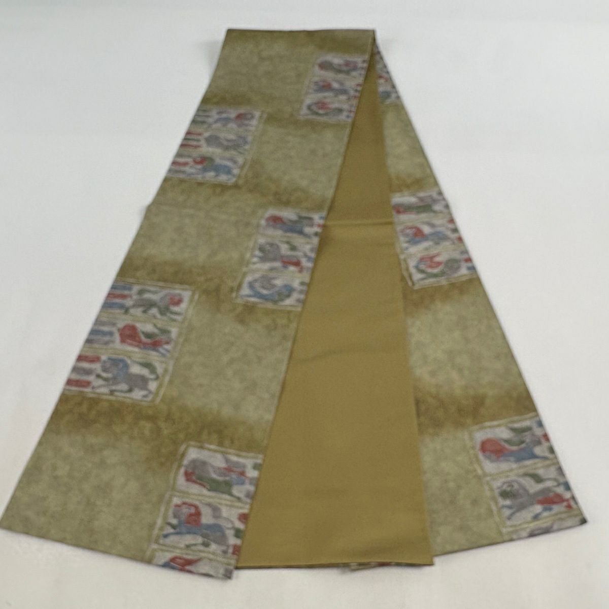 【美品】 袋帶 逸品級 證書齊全 牛首紬織織 動物 幾何學 茶綠 金銀彩 純蠶絲