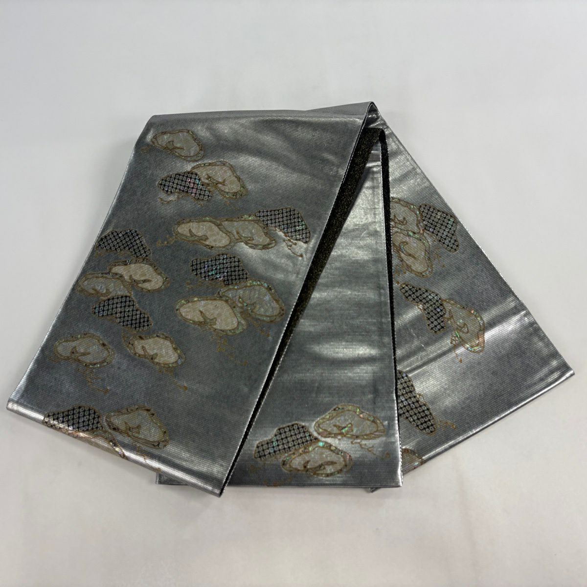 【美品】 袋帶 逸品級 木村幸啓 笠松樹 金金箔 手織 銀色 大鼓圖案 純蠶絲
