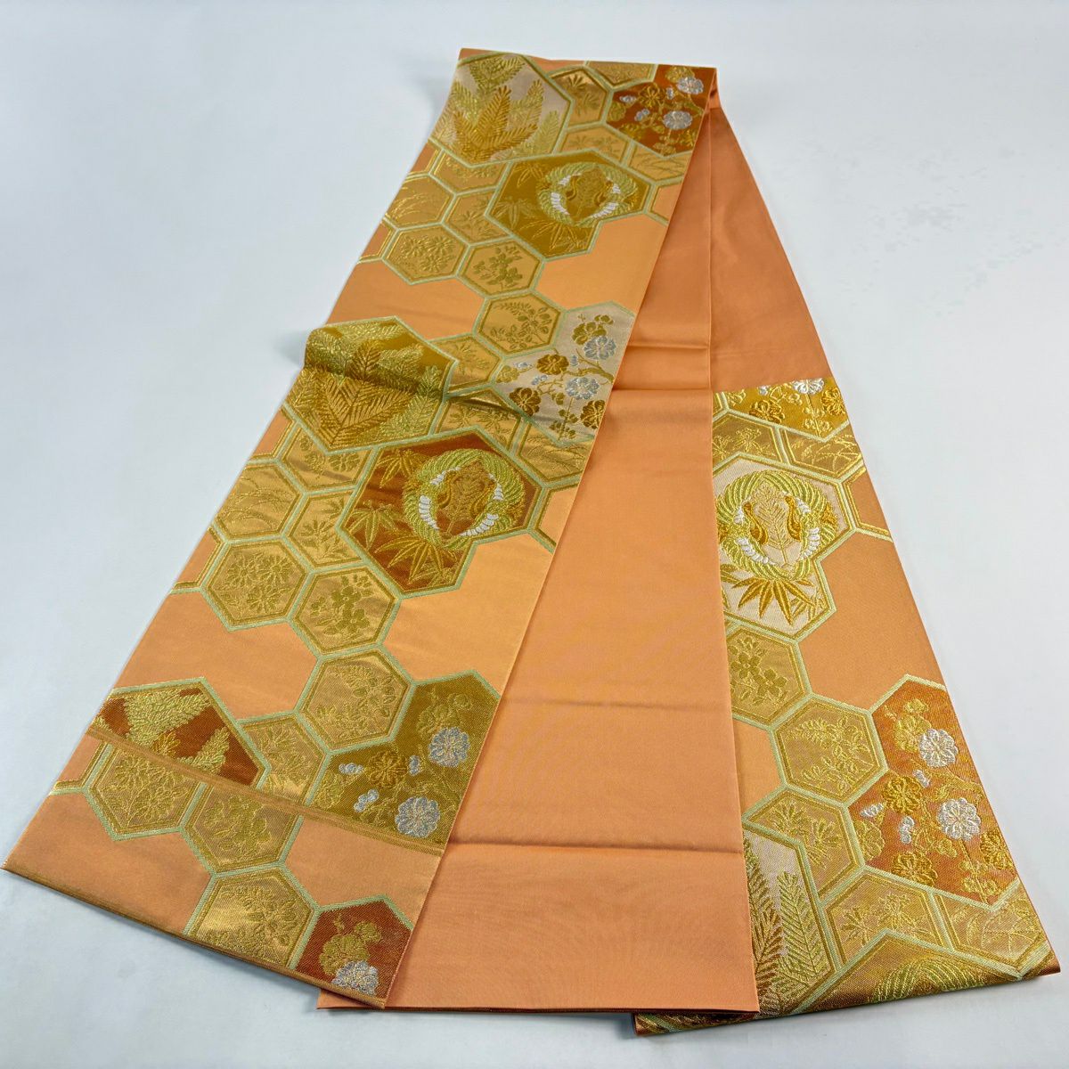 【美品】 袋帶 名品級 川島織物 落款あり 向鳥 龜甲 金銀彩 金金箔 淺橙 六通 純蠶絲