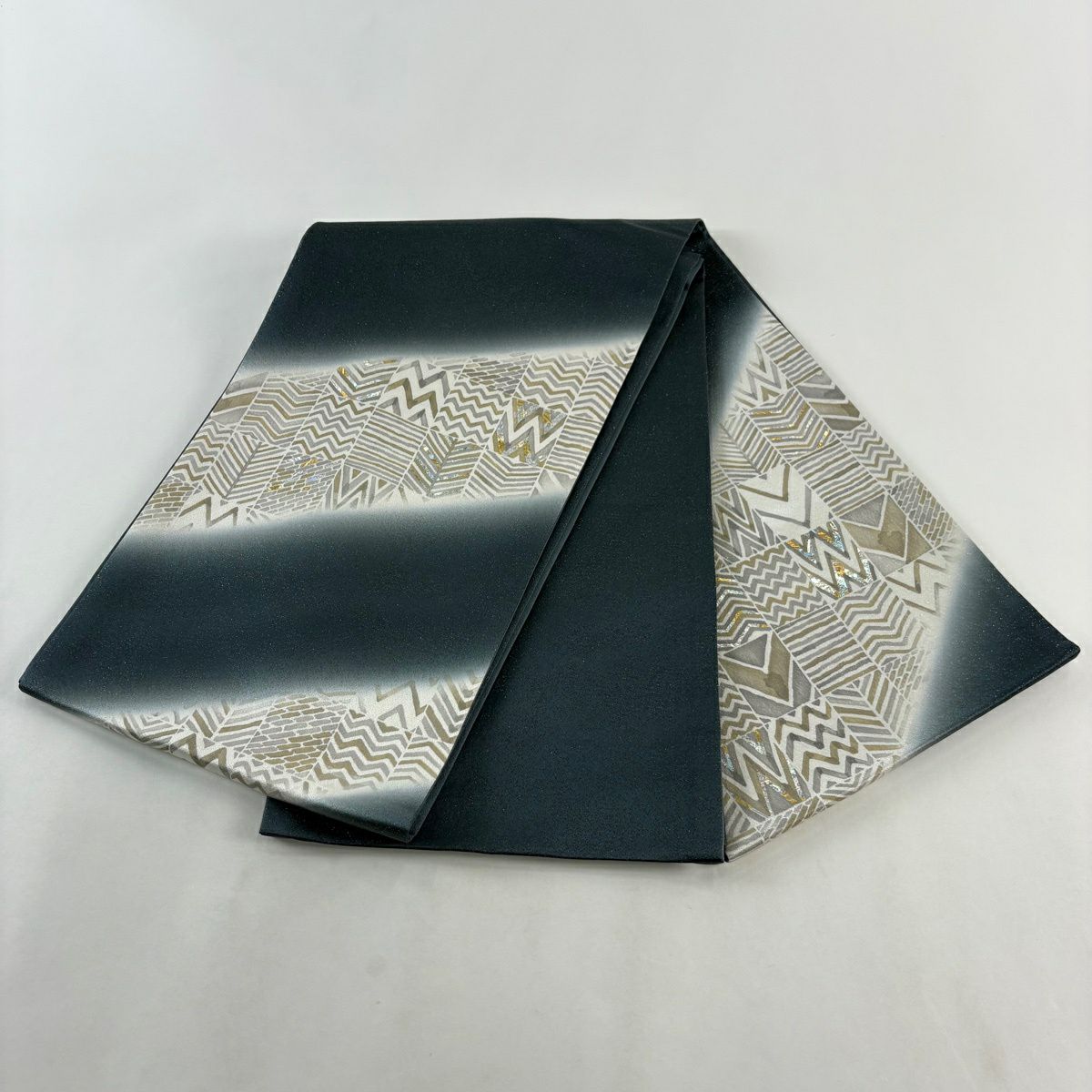 【美品】 袋帶 名品級 幾何圖案 金銀彩 銀通 深綠 大鼓圖案 純蠶絲