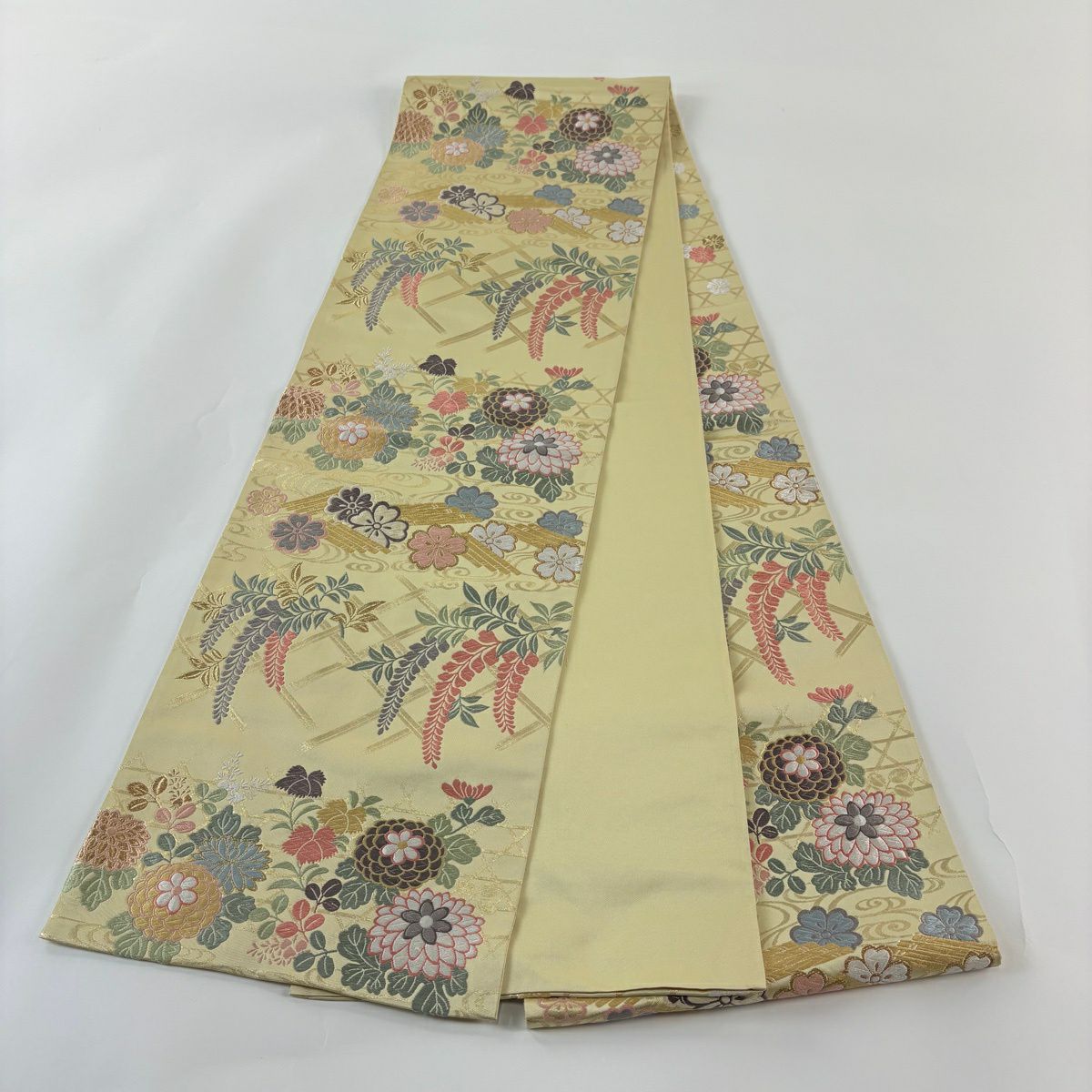 【美品】 袋帶 秀品級 落款あり 橫段菊花藤花筏紋 流水 唐織 金金箔 淺黃 六通 純蠶絲