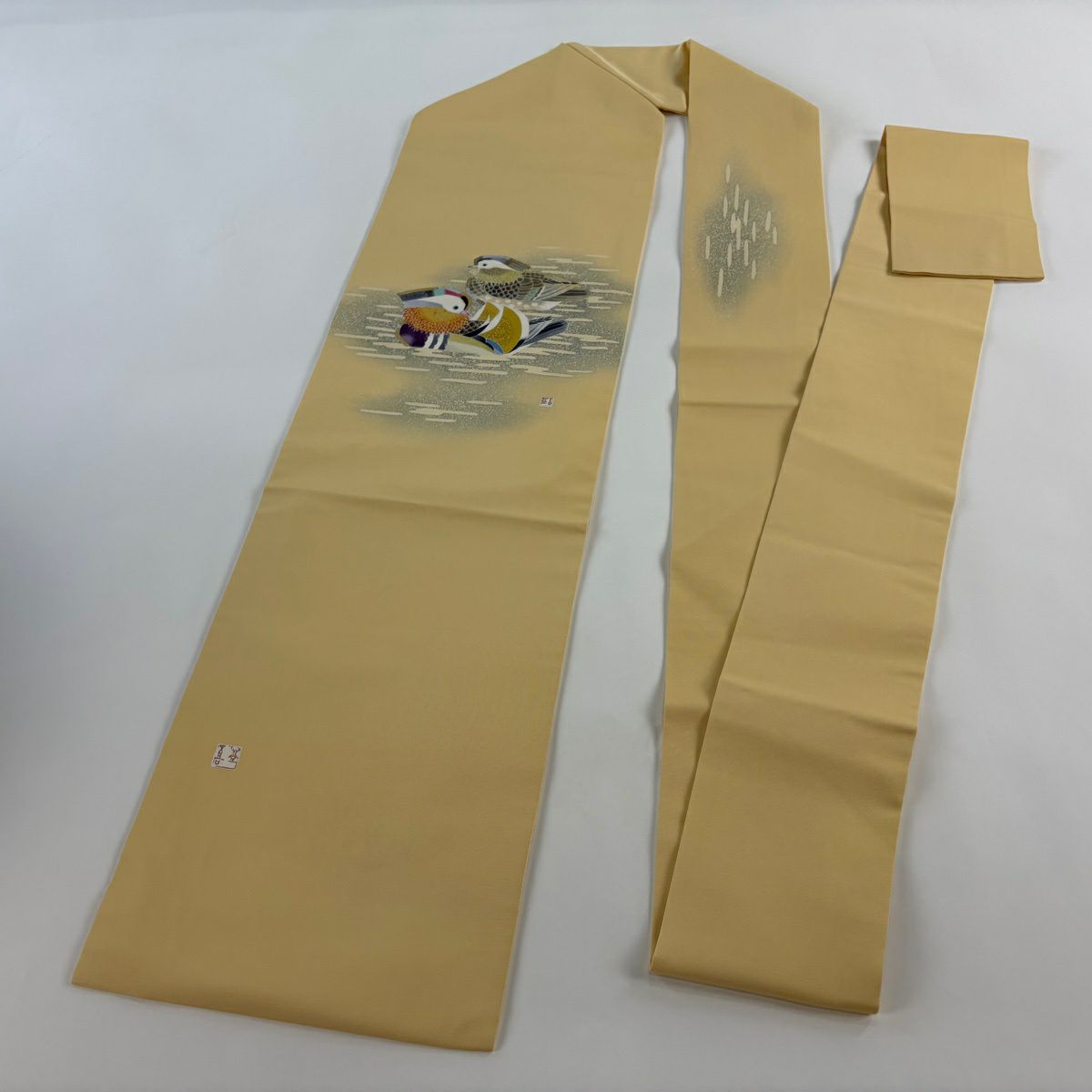 名古屋帶 逸品級 羽田登喜 落款 鴛鴦 霞 金銀彩 米色 純蠶絲