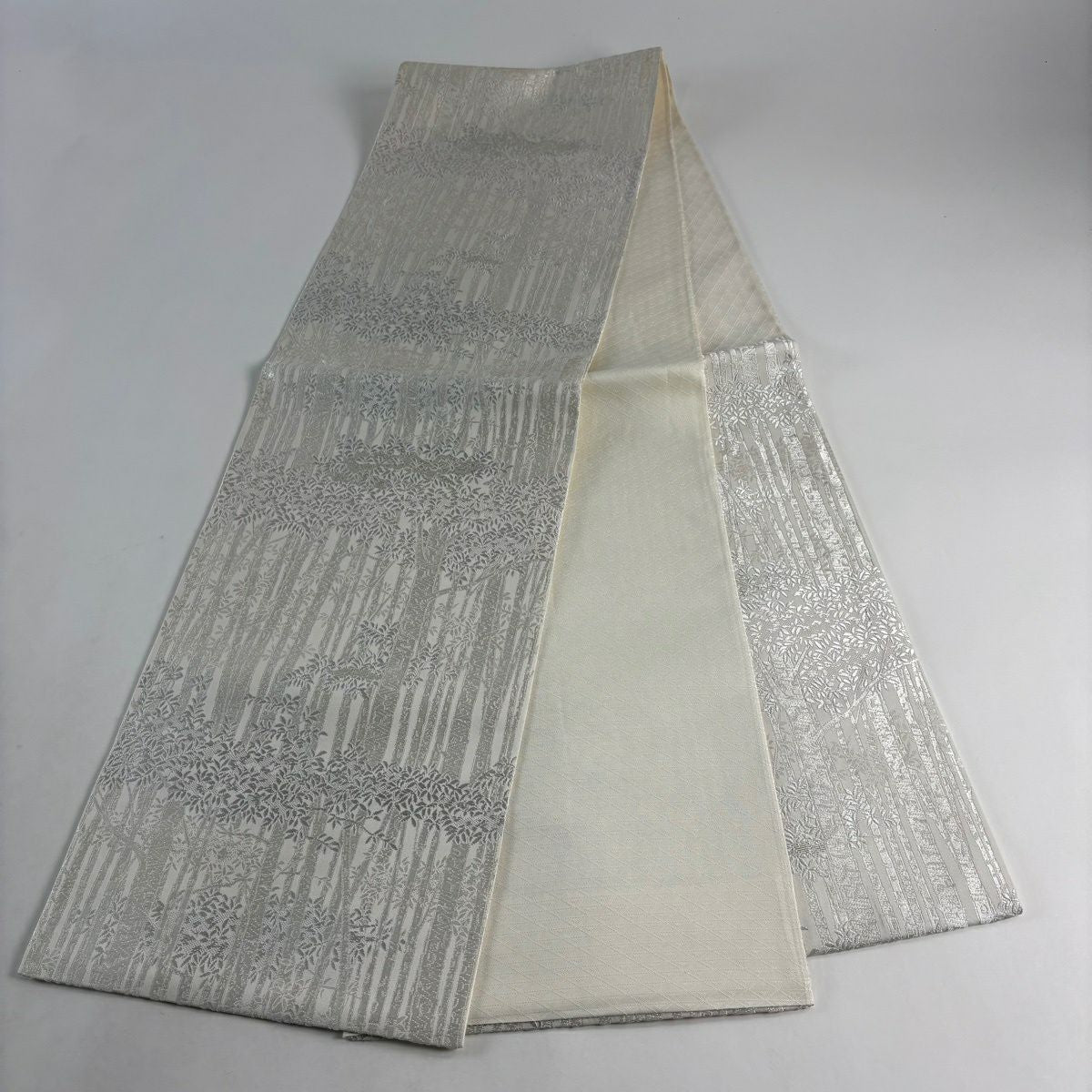 【美品】 袋帶 名品級 新小石丸 樹木 金金箔 白 六通 純蠶絲
