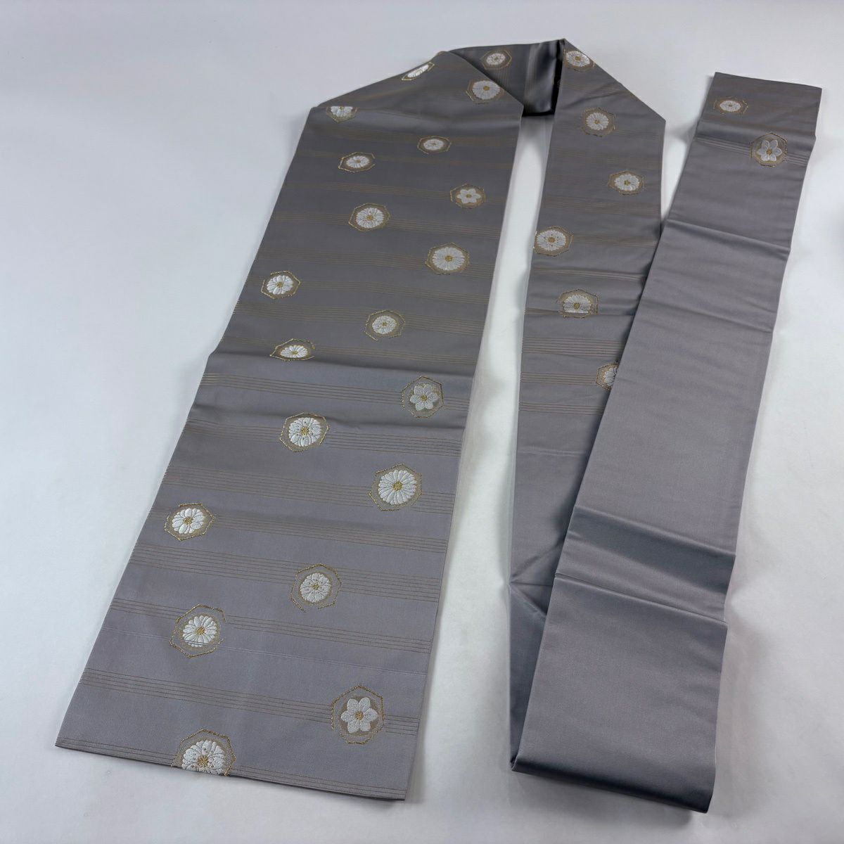 【美品】名古屋帶 名品級 菊花 龜甲 金絲 金金箔 灰色 純蠶絲